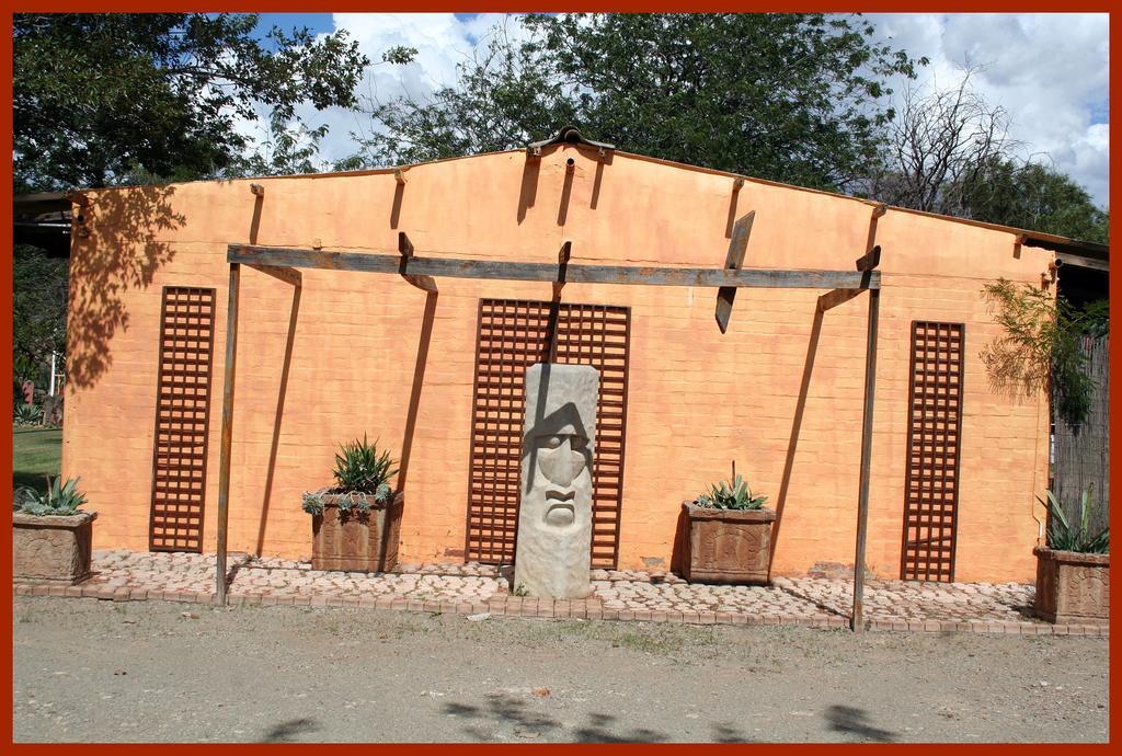 Готель Akwela Guest Farm Блумфонтейн Екстер'єр фото