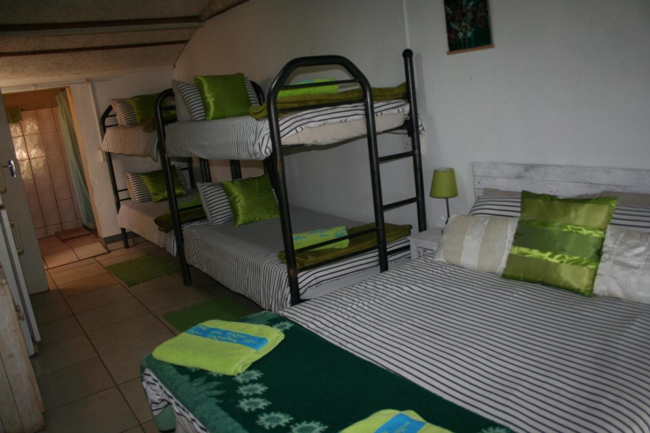 Готель Akwela Guest Farm Блумфонтейн Екстер'єр фото