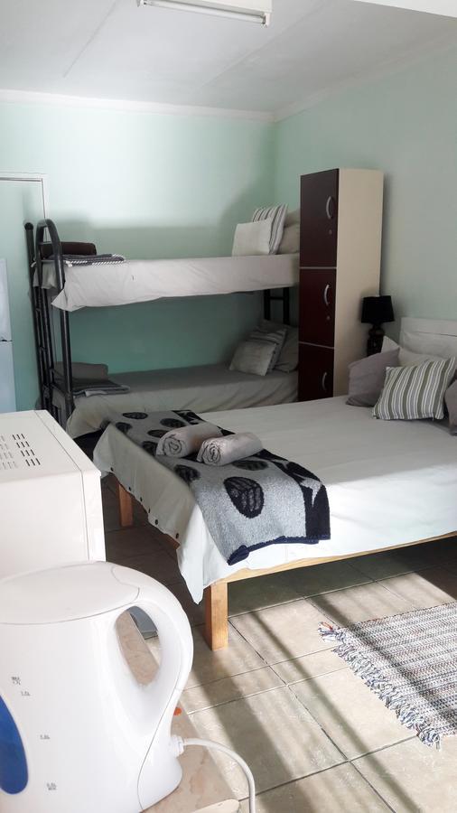 Готель Akwela Guest Farm Блумфонтейн Екстер'єр фото